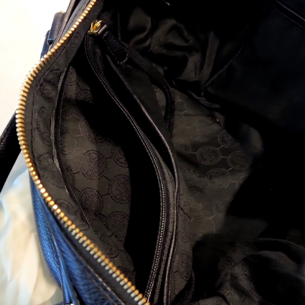 Michael Kors Handbag - Picture 3 of 3